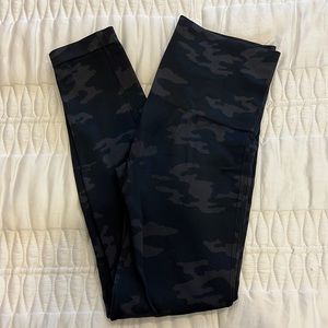 Spanx Look At Me Now Seamless Leggings